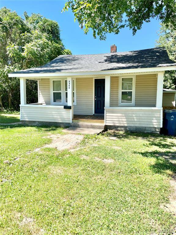 2206 Locust AVE, Alton, IL 62002
