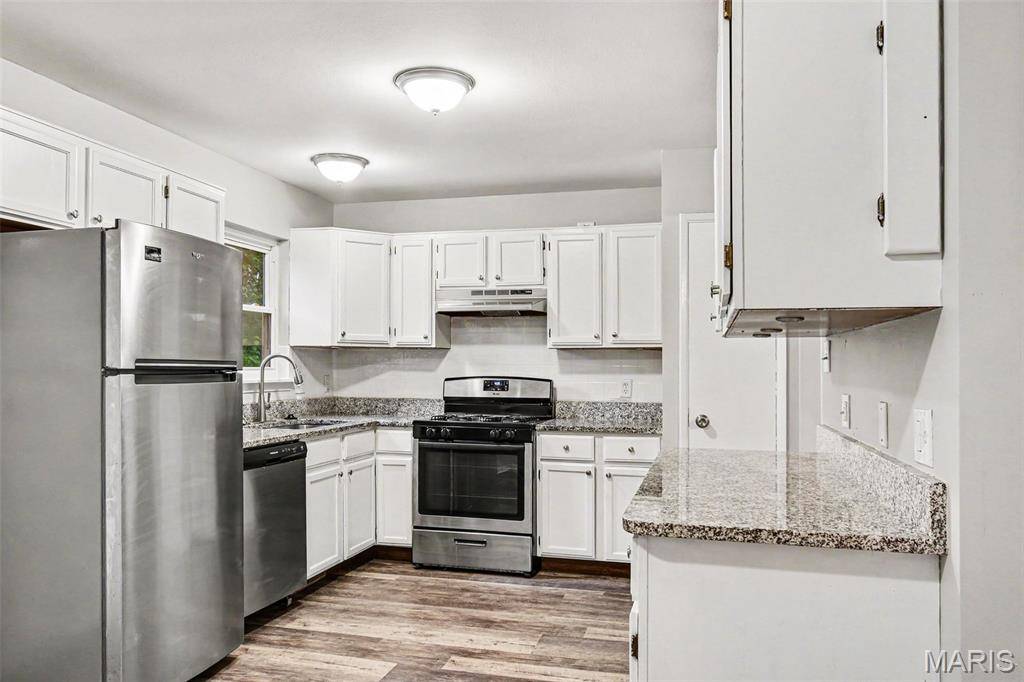 1440 Burning Tree DR, Florissant, MO 63033