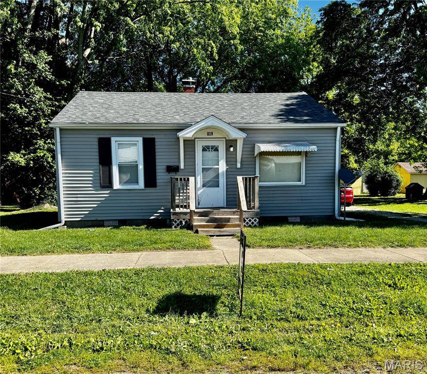 819 E Washington AVE, Greenville, IL 62246