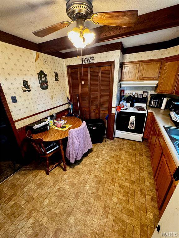 819 E Washington AVE, Greenville, IL 62246