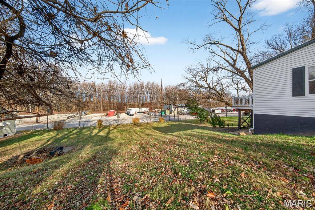 - W Front ST, Washington, MO 63090