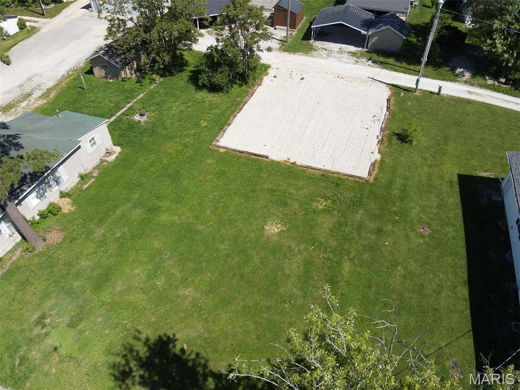 207 Jefferson ST, Perry, MO 63462