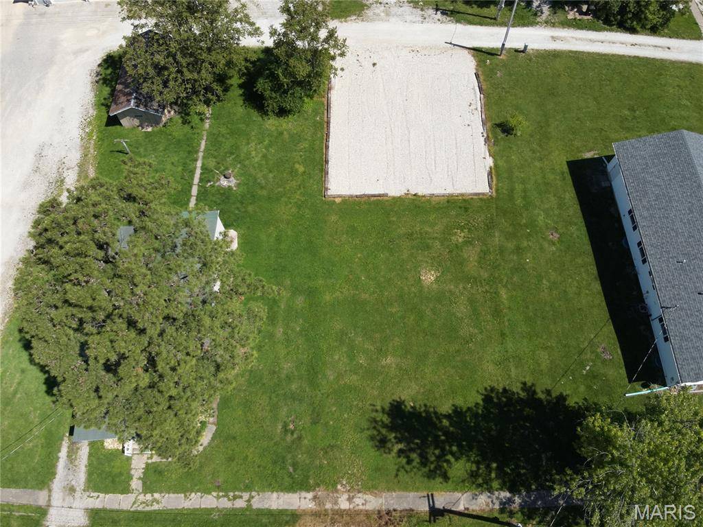 207 Jefferson ST, Perry, MO 63462