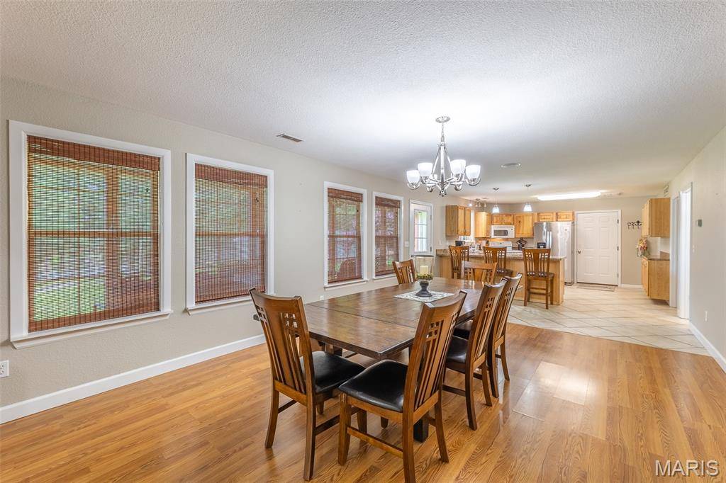 157 Lily LN, Doniphan, MO 63935