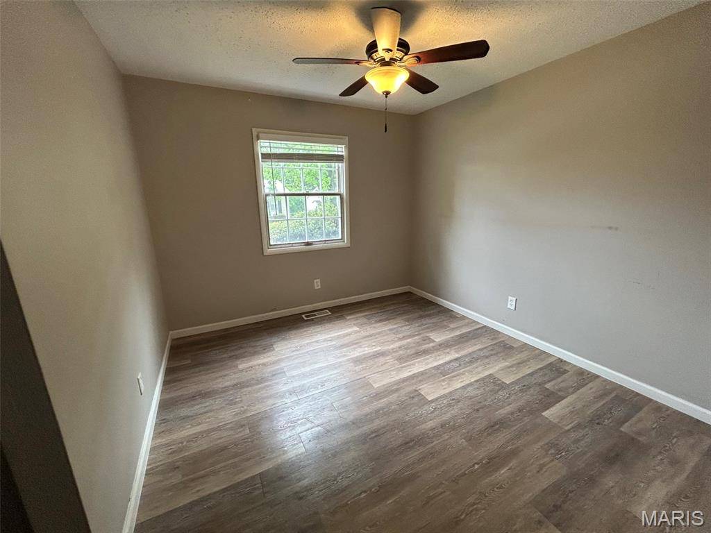 12834 Fox Haven DR, Florissant, MO 63033