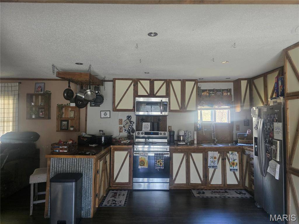 23672 Richland Road, Waynesville, MO 65583