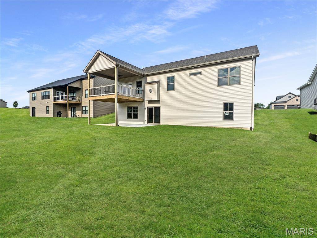 1831 Wellington LN, Maryville, IL 62062