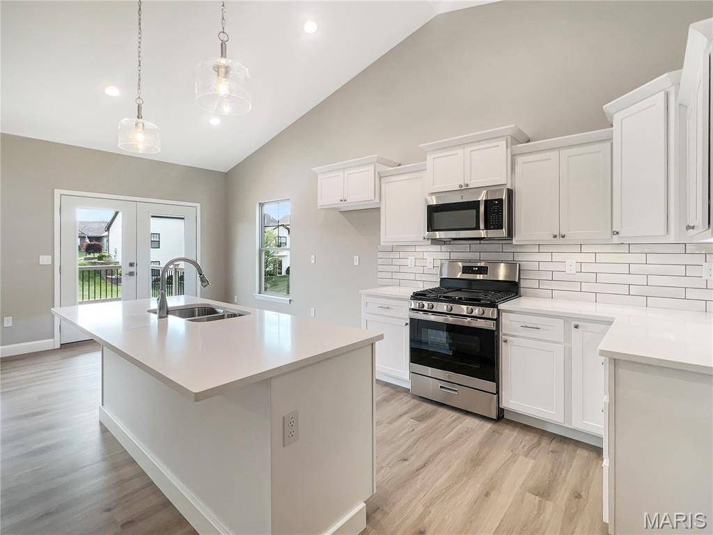 1831 Wellington LN, Maryville, IL 62062