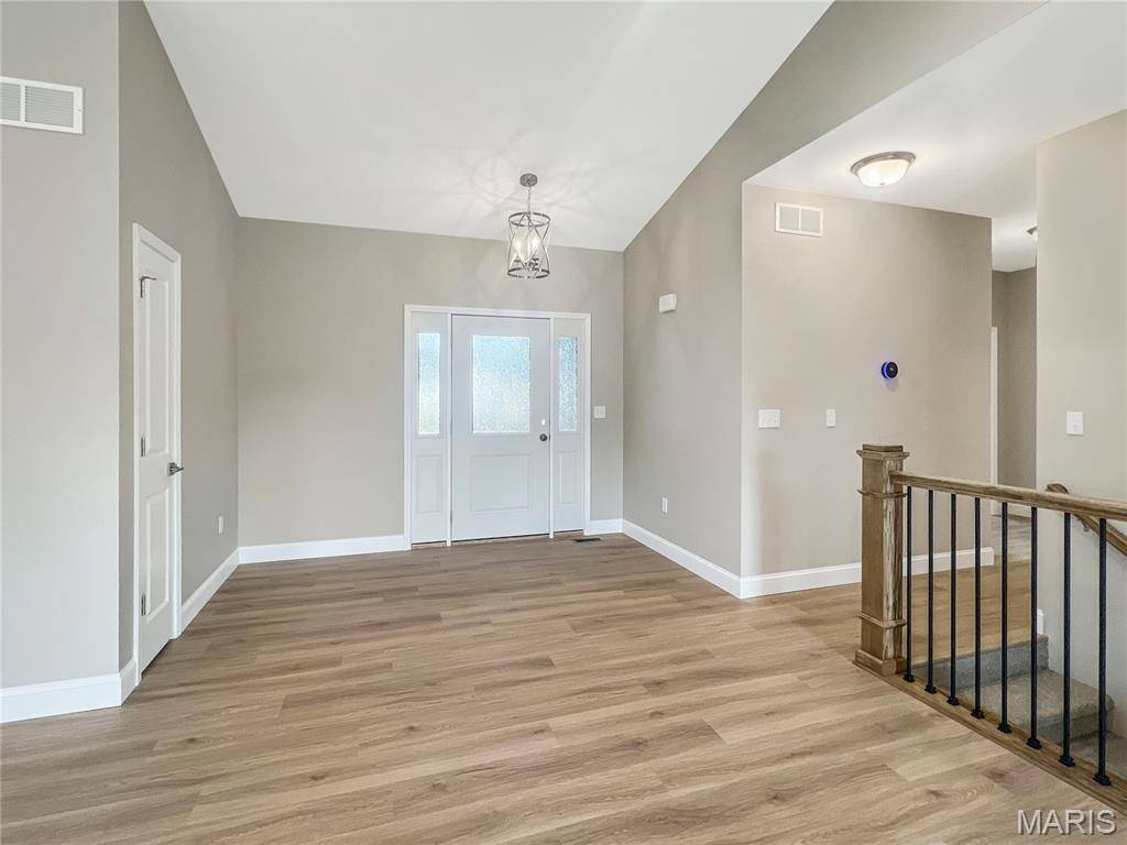 1831 Wellington LN, Maryville, IL 62062