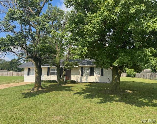 39665 Bernard RD, Malden, MO 63863