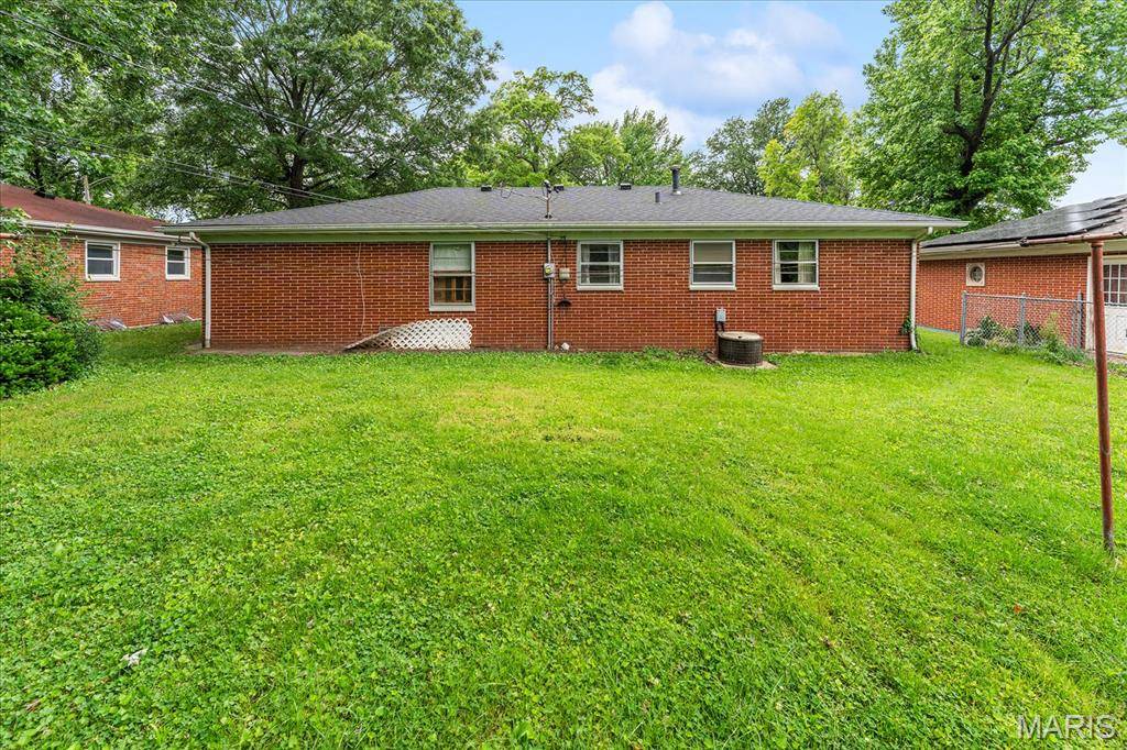 48 Gatewood CT, Belleville, IL 62226