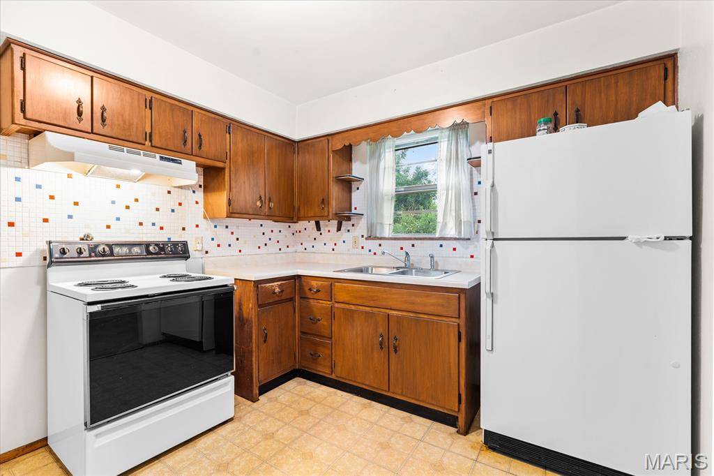 48 Gatewood CT, Belleville, IL 62226