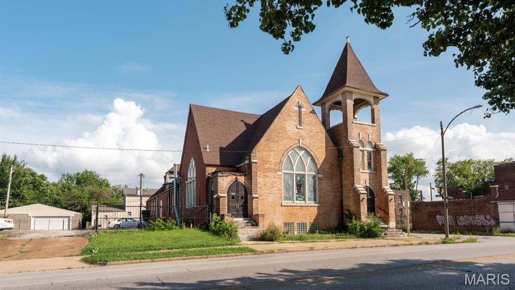 1524 E Grand BLVD, St Louis, MO 63107