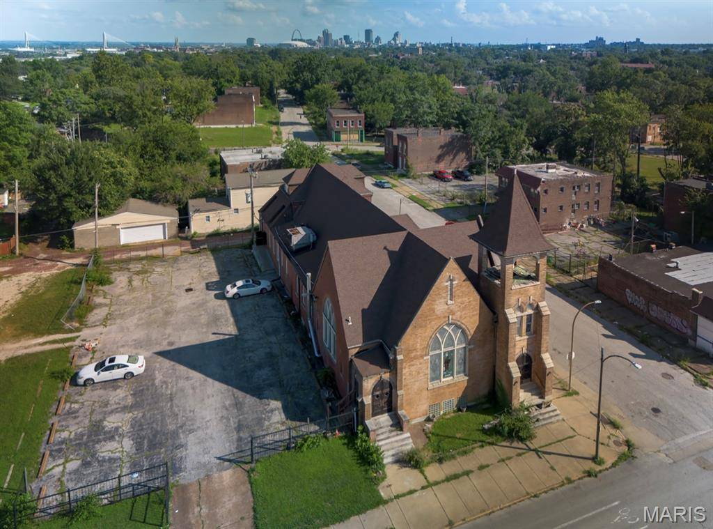 1524 E Grand BLVD, St Louis, MO 63107