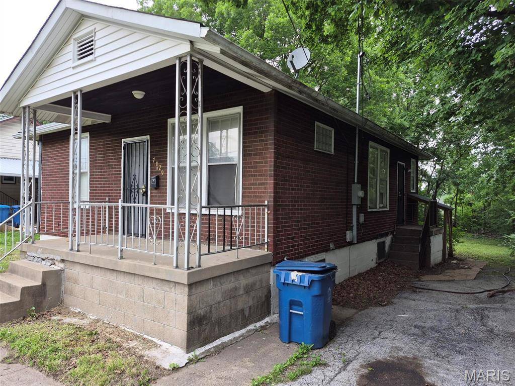 7029 Florence PL, St Louis, MO 63136