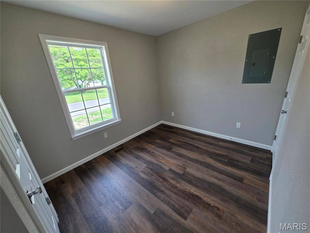99 N 8th ST, Ste Genevieve, MO 63670