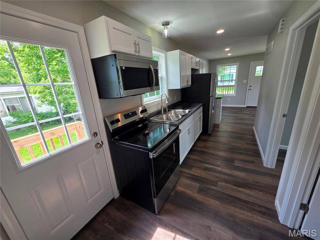 99 N 8th ST, Ste Genevieve, MO 63670