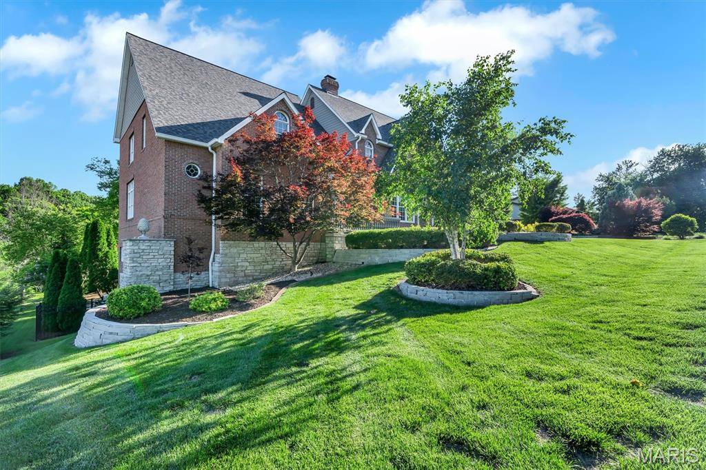 21 Country Club DR, Edwardsville, IL 62025