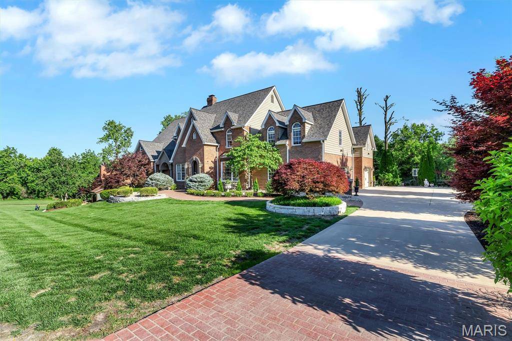 21 Country Club DR, Edwardsville, IL 62025