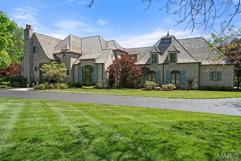 10144 Winding Ridge RD, Ladue, MO 63124