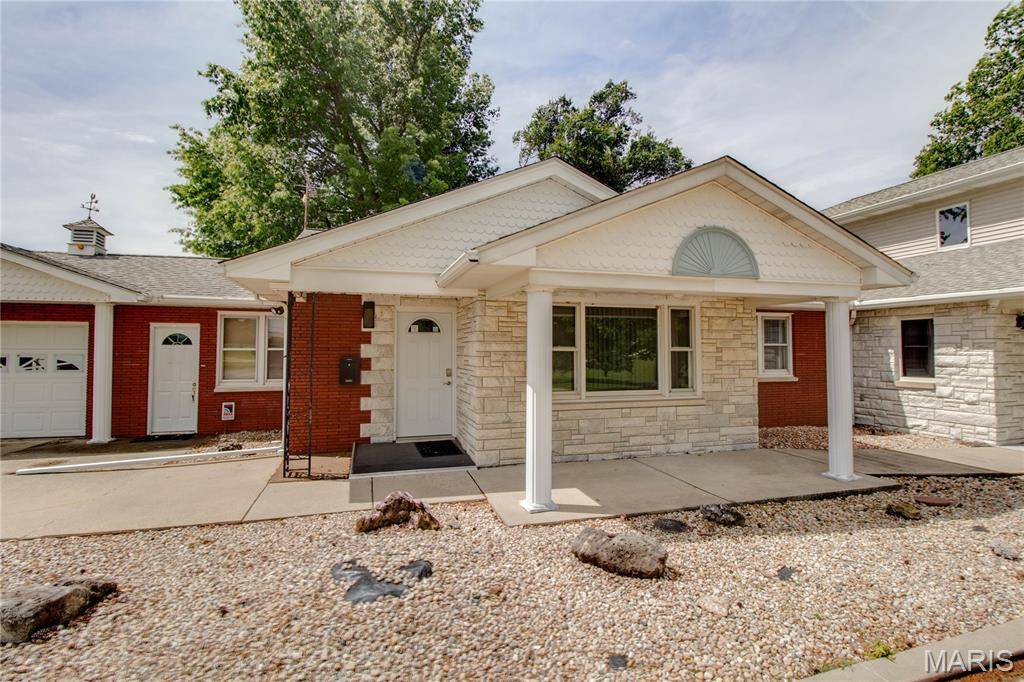 27161 State Highway 3, Godfrey, IL 62035