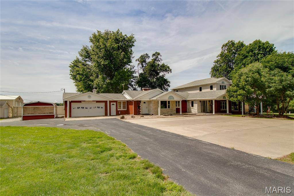 27161 State Highway 3, Godfrey, IL 62035