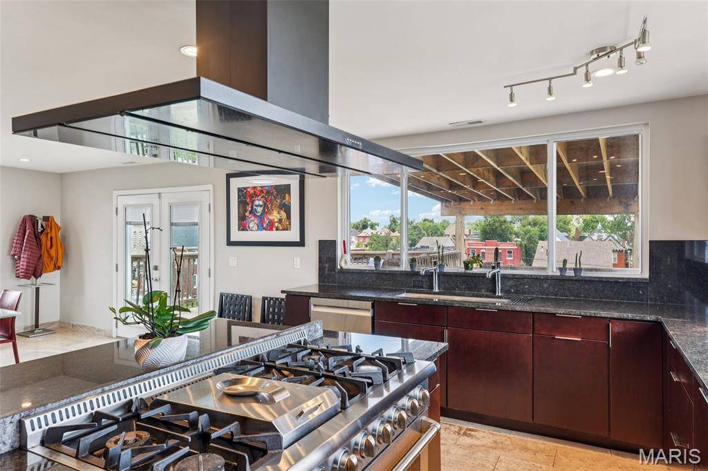 4253 Washington BLVD #D, St Louis, MO 63108