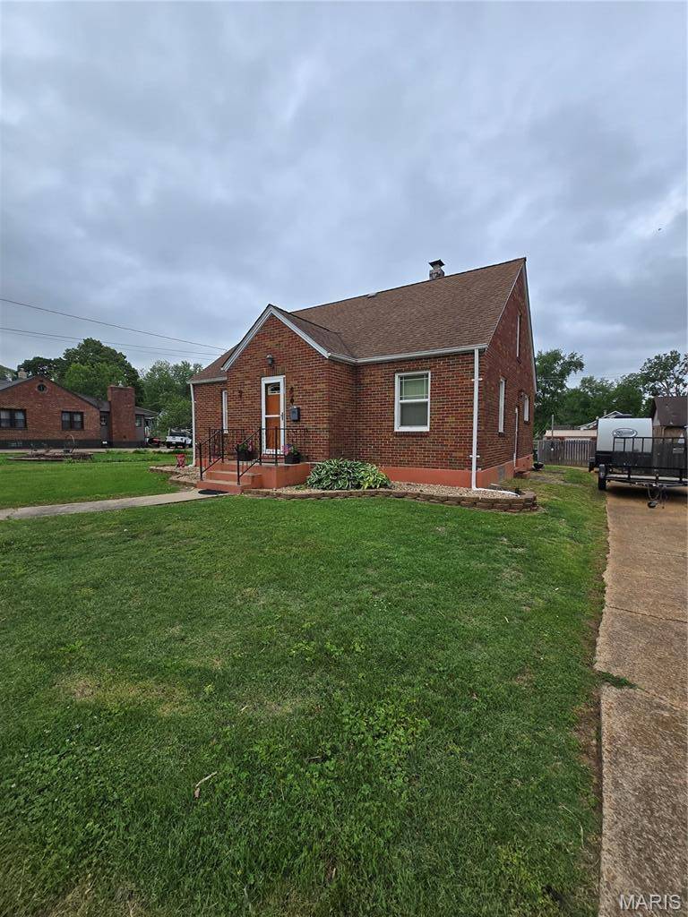 105 S Carleton ST, Farmington, MO 63640