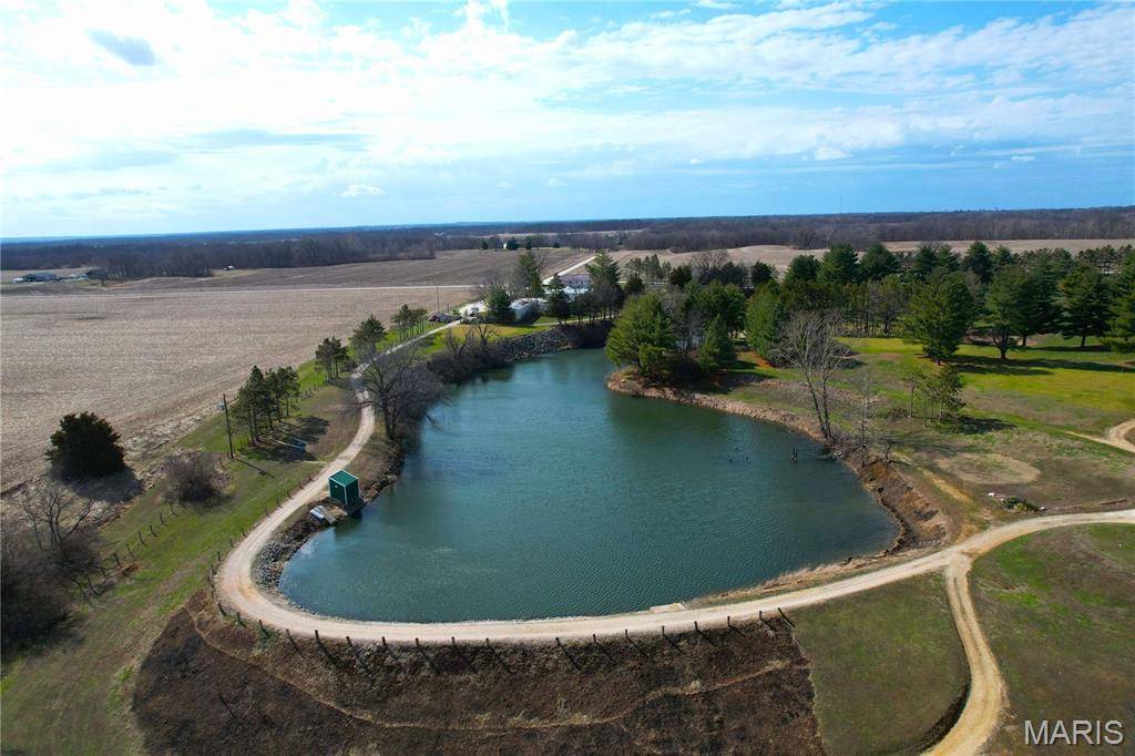 149 Southeast 450 AVE, Carrollton, IL 62016