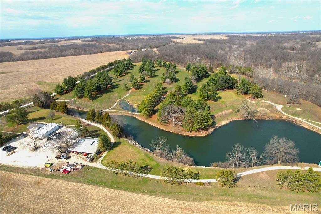 149 Southeast 450 AVE, Carrollton, IL 62016