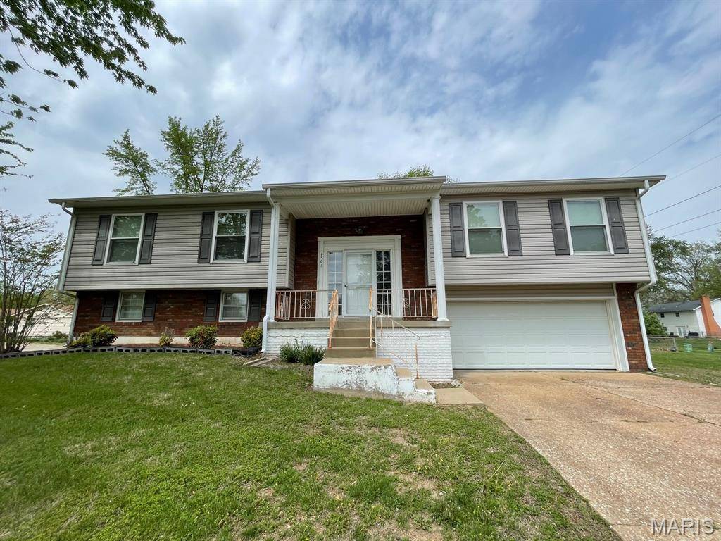 1501 Vicksburg DR, Belleville, IL 62221
