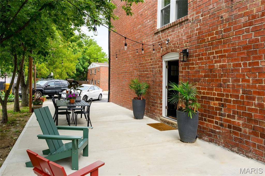 7389 Maple AVE, Maplewood, MO 63143