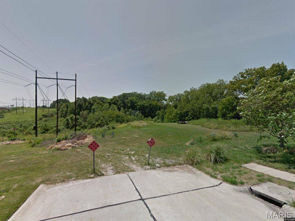11143 Yuma PL, St Louis, MO 63123