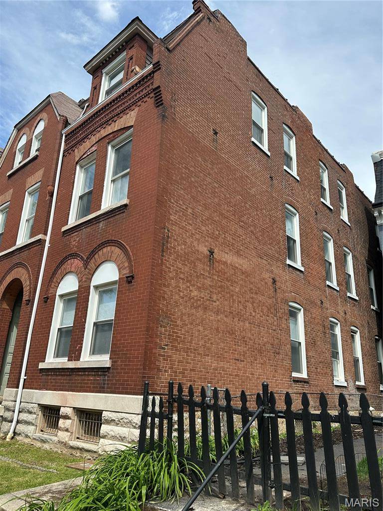4042 Nebraska AVE, St Louis, MO 63118