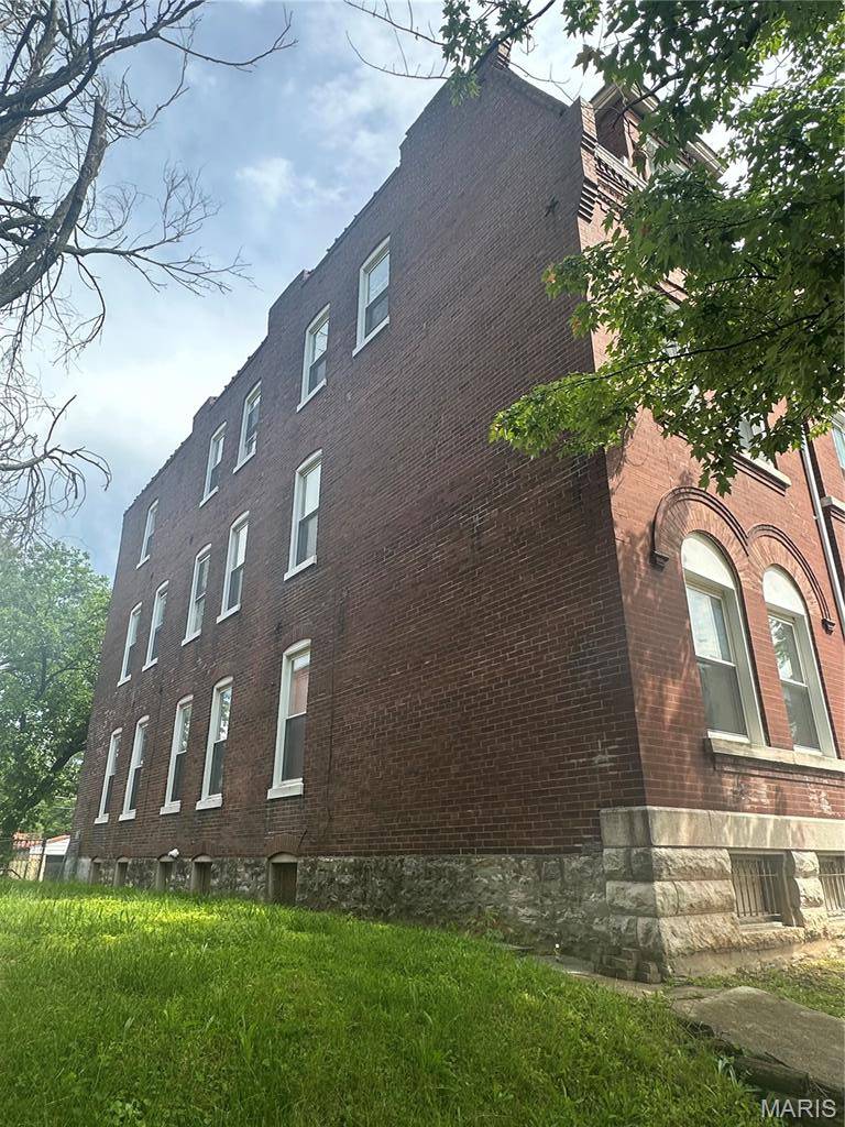 4042 Nebraska AVE, St Louis, MO 63118