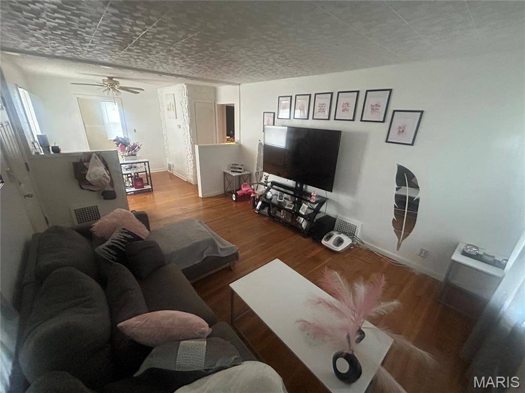 4508 Edmundson RD, St Louis, MO 63134