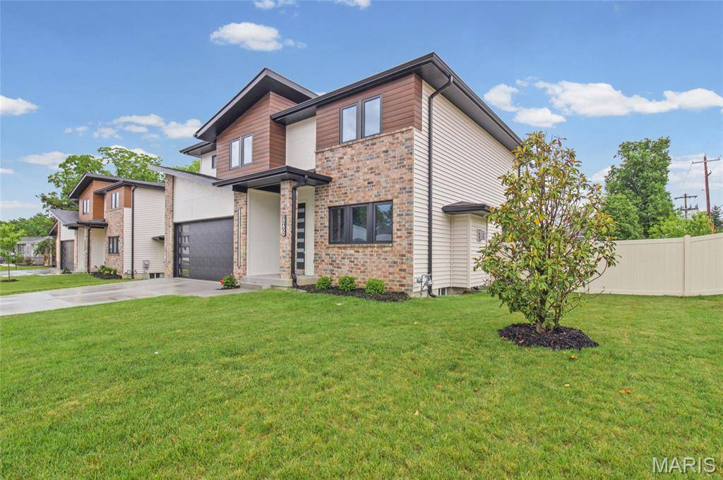 12430 Somerset Place DR, St Louis, MO 63128