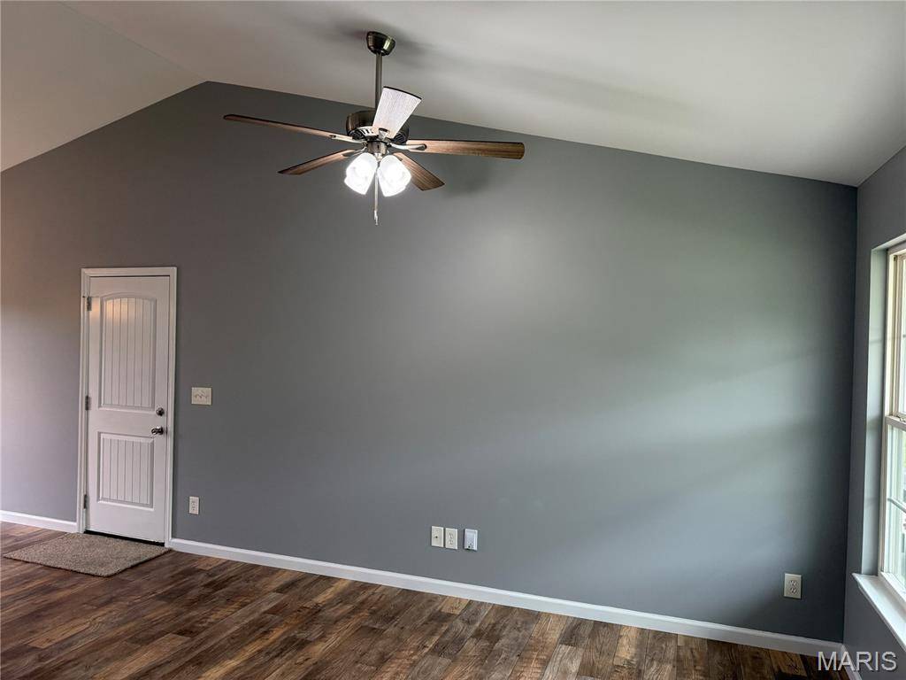 128 Linder LN, Winfield, MO 63389