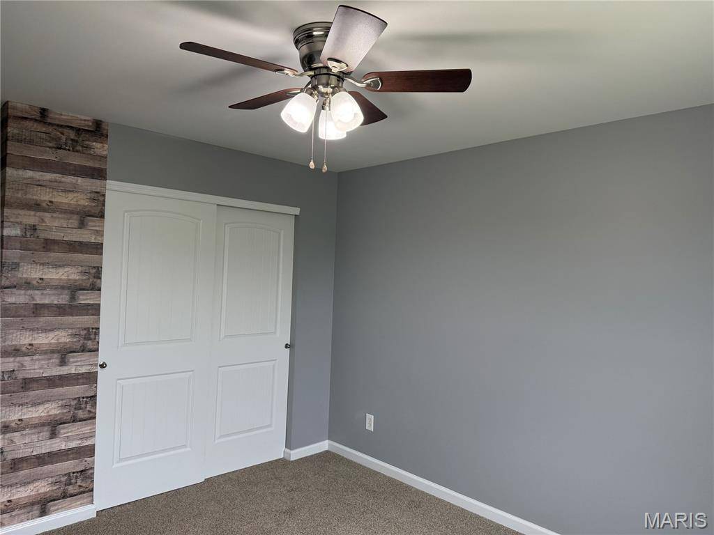 128 Linder LN, Winfield, MO 63389