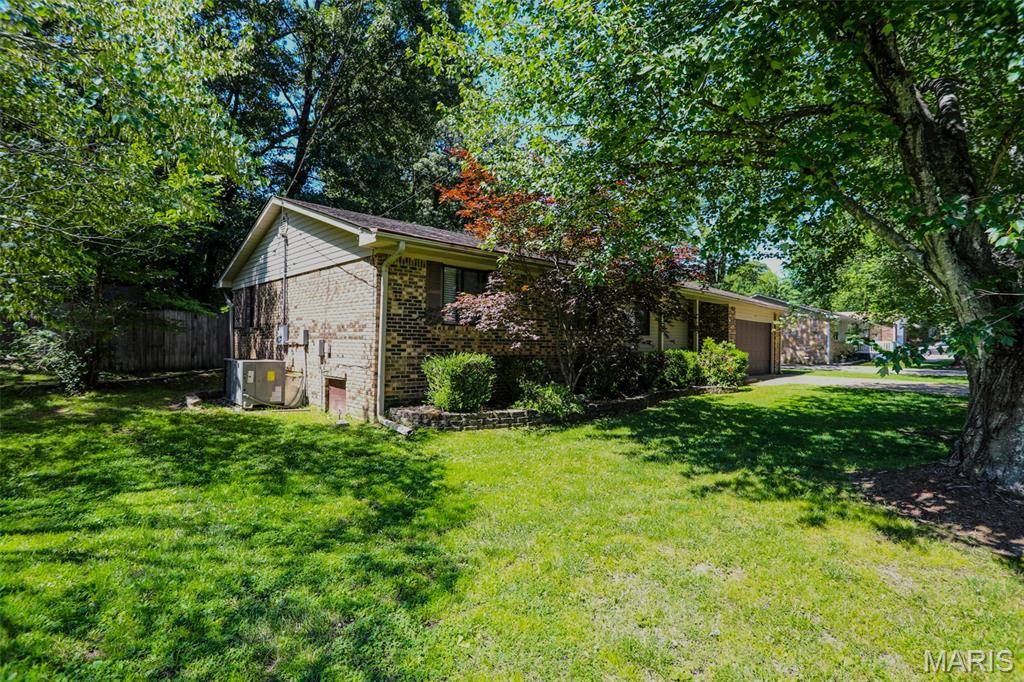1804 Zehm AVE, Poplar Bluff, MO 63901