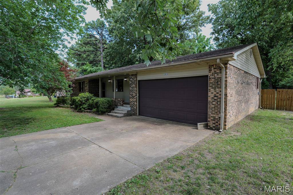 1804 Zehm AVE, Poplar Bluff, MO 63901