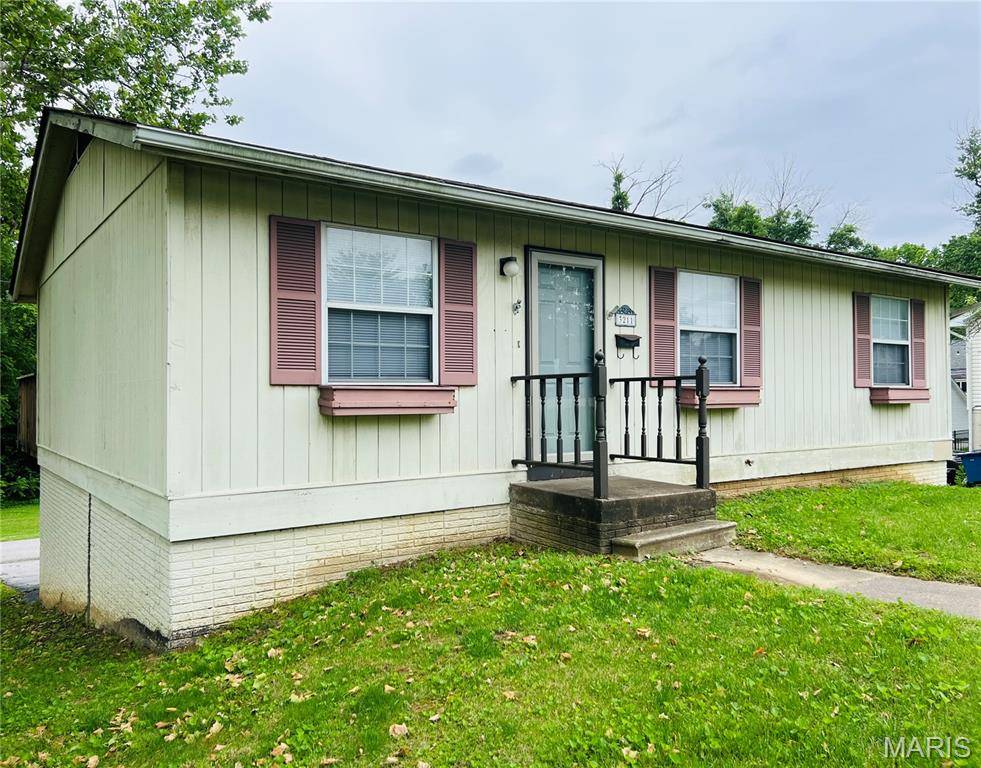 3211 College AVE, Alton, IL 62002