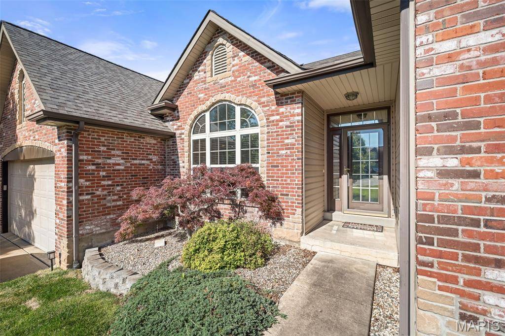 141 Canyon Creek CIR, Moscow Mills, MO 63362