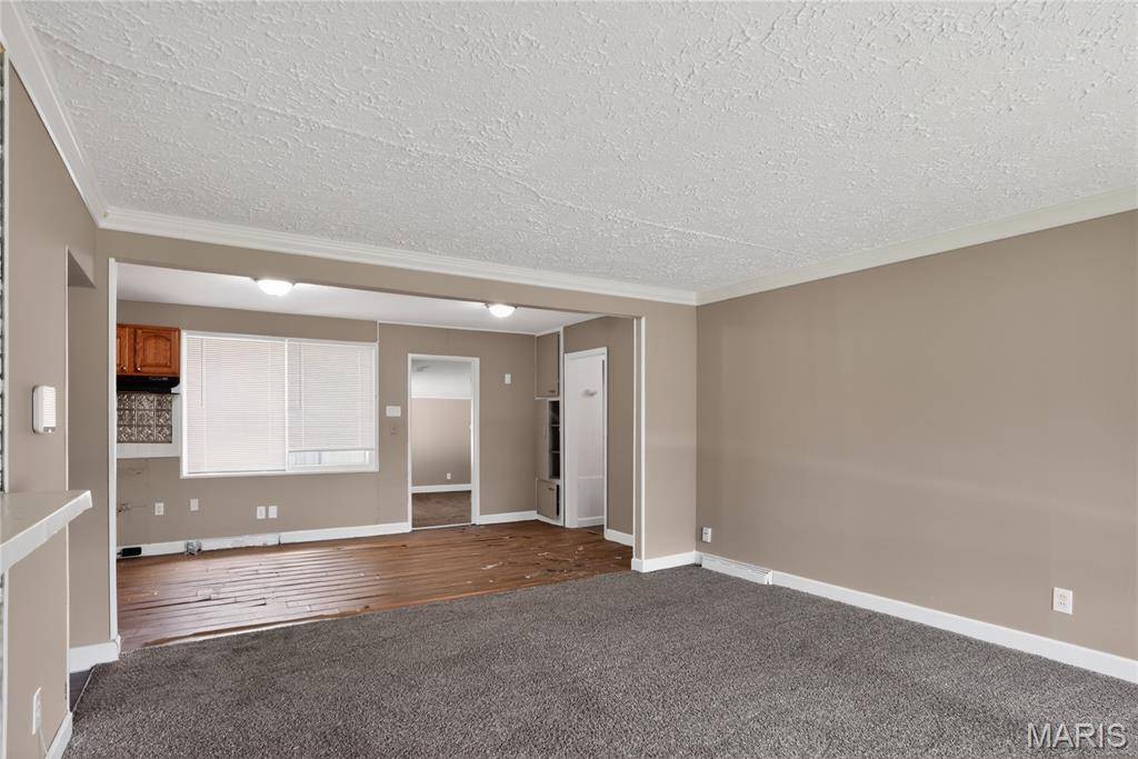 9840 Omega DR, St Louis, MO 63136