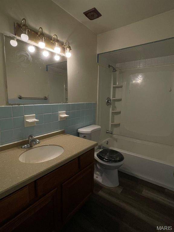 10264 Dacey DR, Dellwood, MO 63136