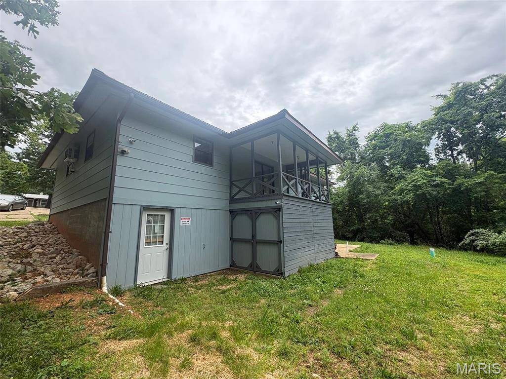 9080 Highway H, Ellington, MO 63638