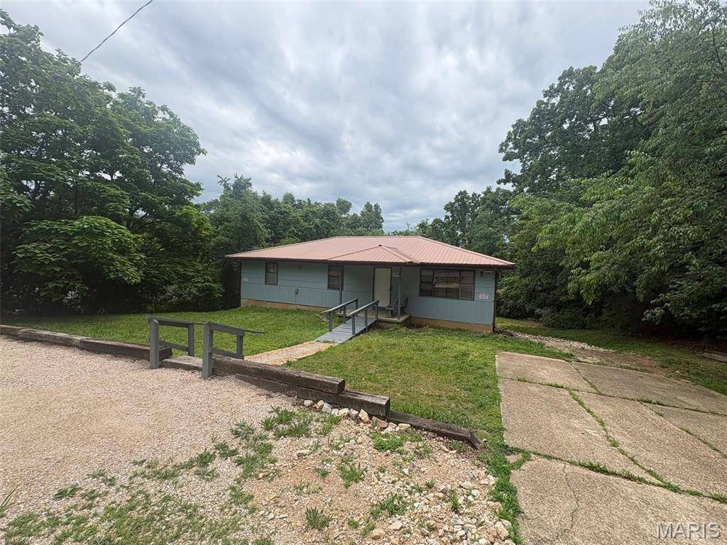 9080 Highway H, Ellington, MO 63638