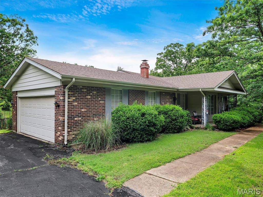 43 E Nottingham CIR, Sullivan, MO 63080