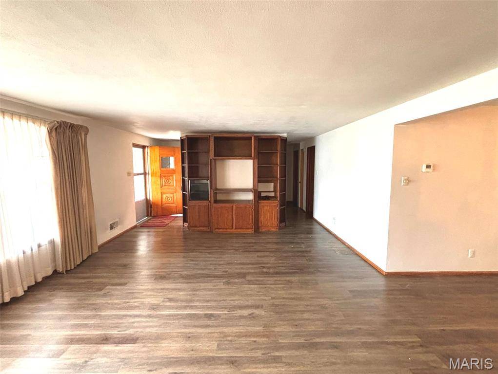 331 Illinois, Salem, IL 62881