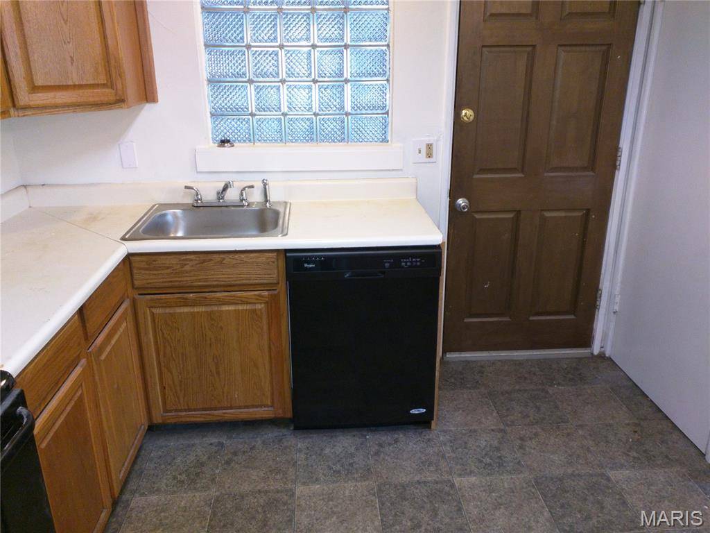 600 Pimlico DR, Florissant, MO 63033